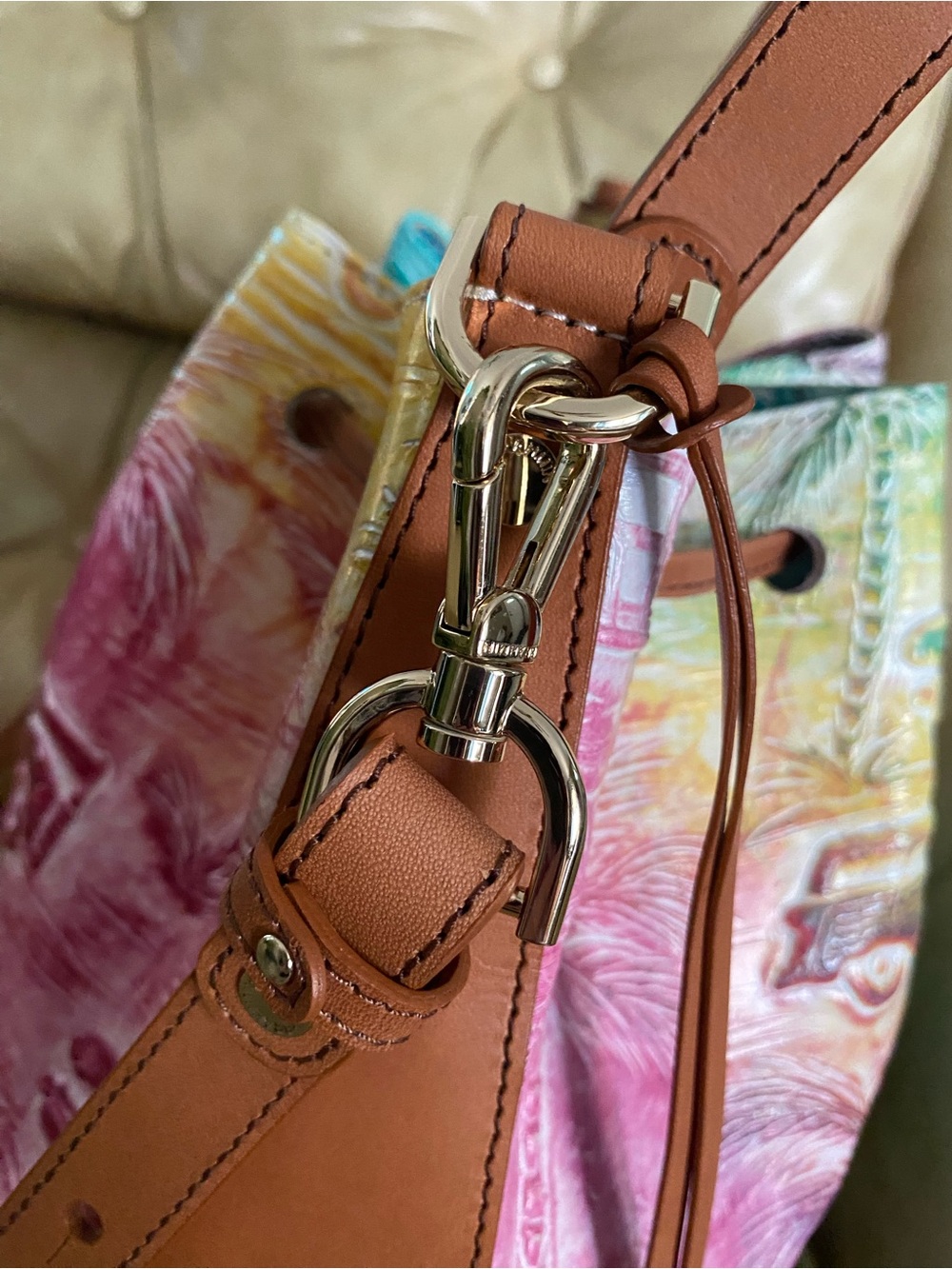 LKNW Brahmin Copa Cabana Drawstring Bucket Bag Leather Cars Palm Trees Marlowe - Picture 7 of 15